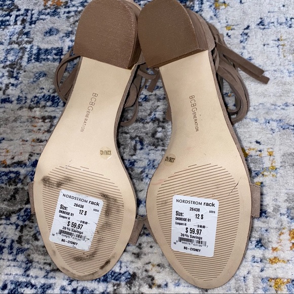 Tan suede heels - Picture 5 of 6